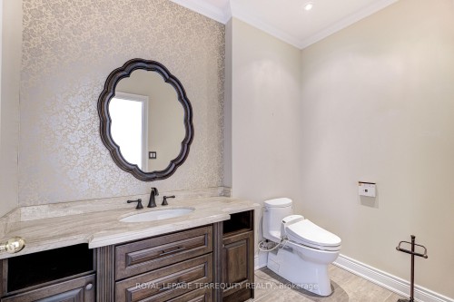 819 Canyon Street, Mississauga, ON - Indoor Photo Showing Bathroom