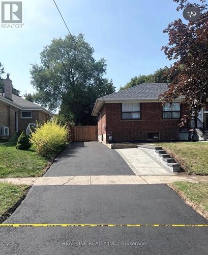 18 COURTON DRIVE  Toronto, ON M1R 1K8