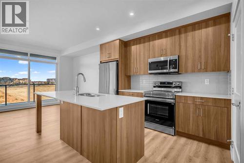 7209, 1802 Mahogany Boulevard, Calgary, AB - Indoor Photo Showing Kitchen