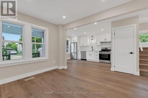 126 Auburn Avenue, Hamilton, ON - Indoor Photo Showing Other Room