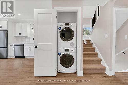 126 Auburn Avenue, Hamilton, ON - Indoor Photo Showing Laundry Room