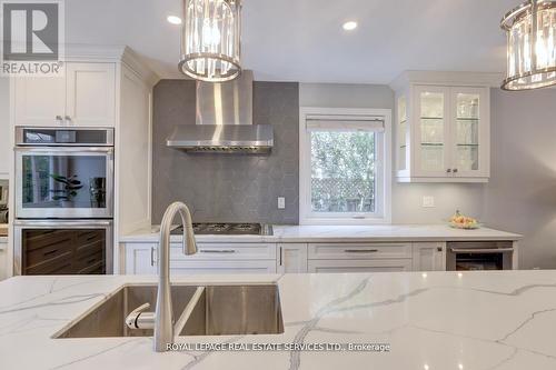 1019 Mesa Crescent, Mississauga, ON - Indoor Photo Showing Kitchen With Double Sink