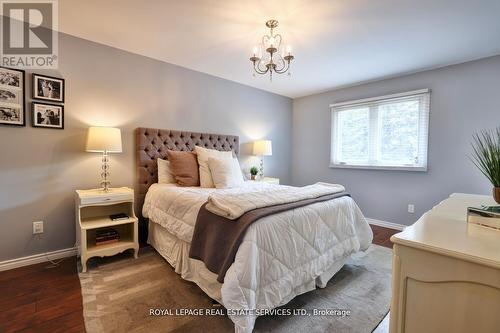 1019 Mesa Crescent, Mississauga, ON - Indoor Photo Showing Bedroom