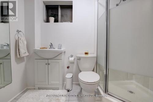 1019 Mesa Crescent, Mississauga, ON - Indoor Photo Showing Bathroom