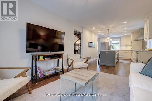 1019 Mesa Crescent, Mississauga, ON - Indoor Photo Showing Living Room