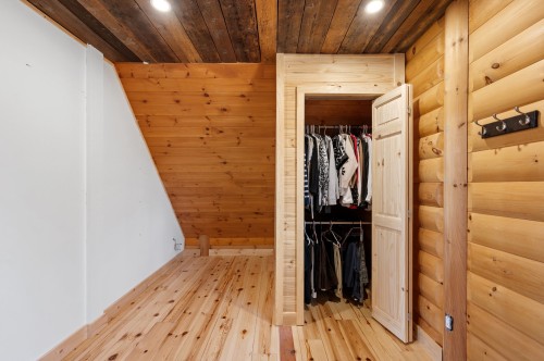 Penderie (Walk-in) - 55 Rue Du Soleil, Saint-Hippolyte, QC - Indoor Photo Showing Other Room