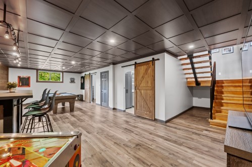 Salle familiale - 55 Rue Du Soleil, Saint-Hippolyte, QC - Indoor