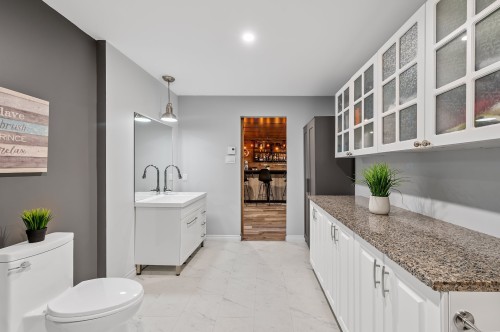 Salle de bains - 55 Rue Du Soleil, Saint-Hippolyte, QC - Indoor Photo Showing Bathroom