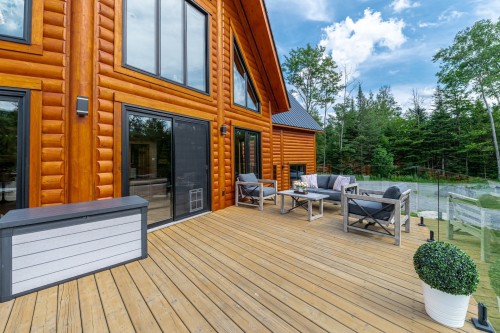 Terrasse - 55 Rue Du Soleil, Saint-Hippolyte, QC - Outdoor With Exterior