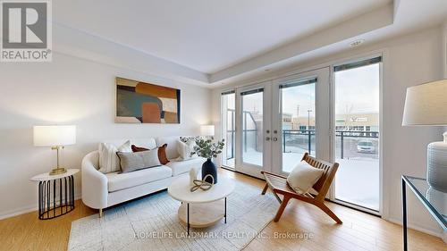 55 Burton Howard Drive, Aurora, ON - Indoor Photo Showing Living Room