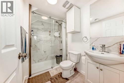 8 Cityscape Boulevard Ne, Calgary, AB - Indoor Photo Showing Bathroom