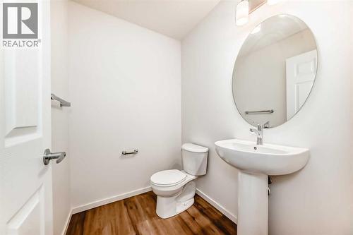 8 Cityscape Boulevard Ne, Calgary, AB - Indoor Photo Showing Bathroom