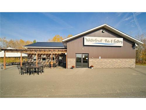 748 New Brunswick 105, Nackawic, NB 