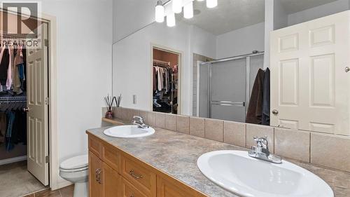 166 Bridlecrest Boulevard Sw, Calgary, AB - Indoor Photo Showing Bathroom