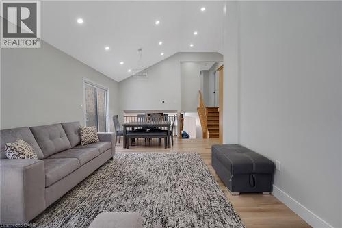 640 Langlaw Drive, Cambridge, ON - Indoor Photo Showing Living Room
