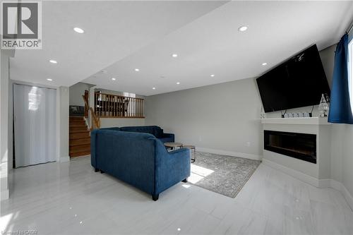 640 Langlaw Drive, Cambridge, ON - Indoor With Fireplace