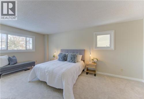 21 Sandcliffe Place, Waterloo, ON - Indoor Photo Showing Bedroom