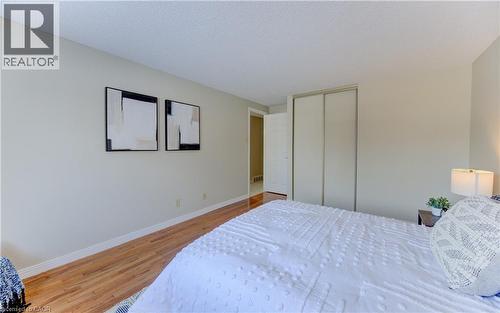 21 Sandcliffe Place, Waterloo, ON - Indoor Photo Showing Bedroom