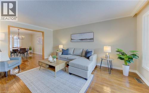 21 Sandcliffe Place, Waterloo, ON - Indoor Photo Showing Living Room