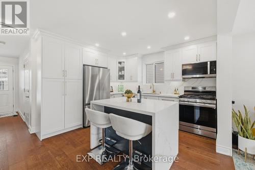 279 Highbrook Crescent, Kitchener, ON - Indoor Photo Showing Kitchen With Stainless Steel Kitchen With Upgraded Kitchen