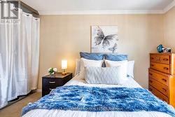 3rd bedroom with double closet - 