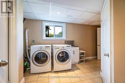 Large laundry room - 