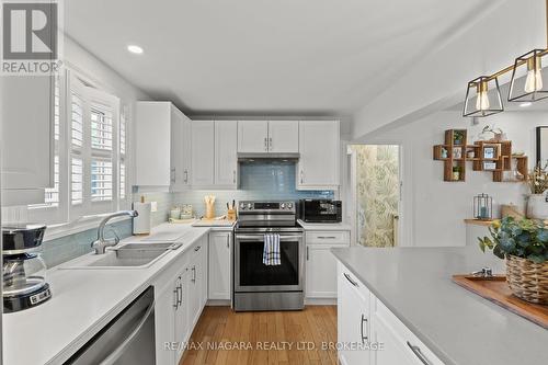 202 Anne Street, Niagara-On-The-Lake (Town), ON - Indoor Photo Showing Kitchen