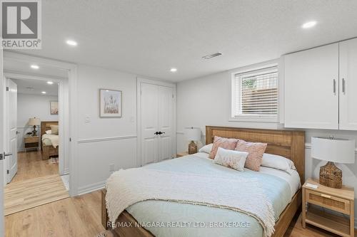 202 Anne Street, Niagara-On-The-Lake (Town), ON - Indoor Photo Showing Bedroom