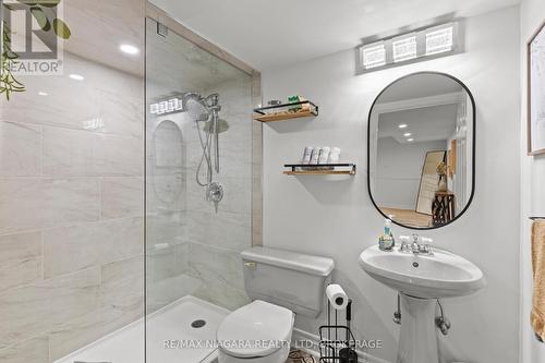 202 Anne Street, Niagara-On-The-Lake (Town), ON - Indoor Photo Showing Bathroom