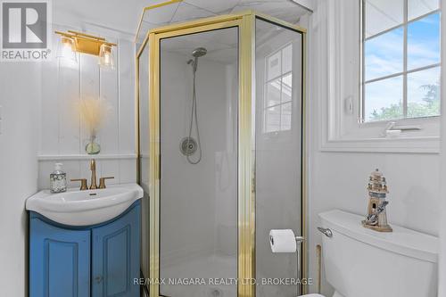 202 Anne Street, Niagara-On-The-Lake (Town), ON - Indoor Photo Showing Bathroom