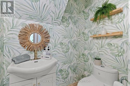 202 Anne Street, Niagara-On-The-Lake (Town), ON - Indoor Photo Showing Bathroom