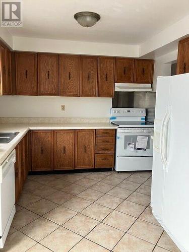 42 Coe Drive, Ajax, ON - Indoor Photo Showing Kitchen