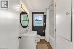 Full bath with shower / tub combo - 