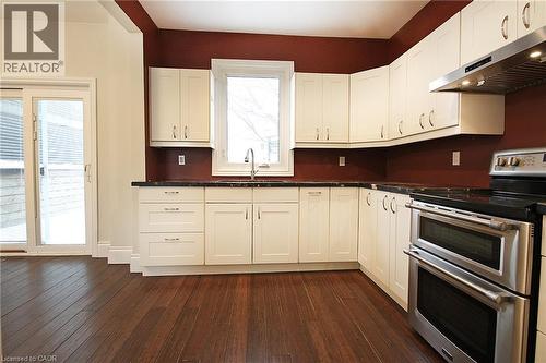129 Hillyard Street, Hamilton, ON - Indoor Photo Showing Kitchen