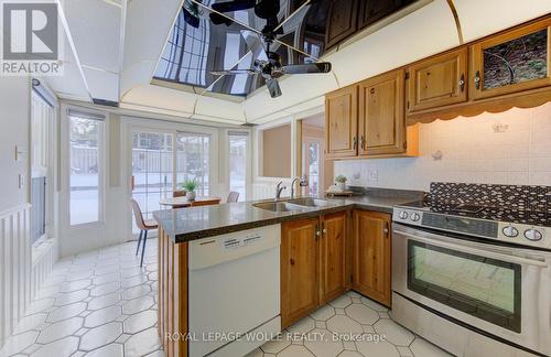 21 Sandcliffe Place, Waterloo, ON - Indoor Photo Showing Kitchen With Double Sink