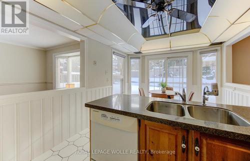 21 Sandcliffe Place, Waterloo, ON - Indoor Photo Showing Kitchen With Double Sink