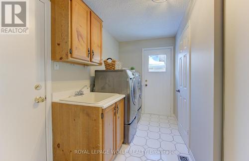 21 Sandcliffe Place, Waterloo, ON - Indoor Photo Showing Laundry Room