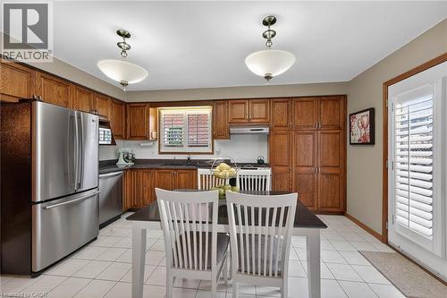 15 Gabriele Court, Hamilton, ON - Indoor Photo Showing Kitchen