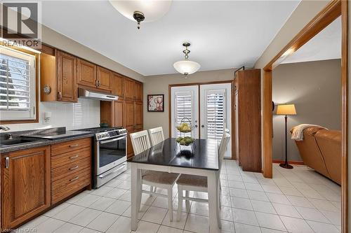15 Gabriele Court, Hamilton, ON - Indoor Photo Showing Kitchen