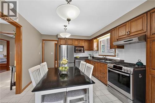 15 Gabriele Court, Hamilton, ON - Indoor Photo Showing Kitchen