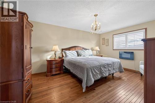 15 Gabriele Court, Hamilton, ON - Indoor Photo Showing Bedroom