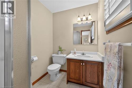 15 Gabriele Court, Hamilton, ON - Indoor Photo Showing Bathroom