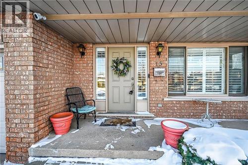 15 Gabriele Court, Hamilton, ON - Outdoor