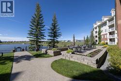 well kept grounds & walking path to the pond - 