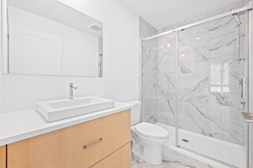 Master Bathroom - 407-244 Boul. Hymus, Pointe-Claire, QC - Indoor Photo Showing Bathroom