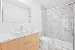 Salle de bains attenante à la CCP - 