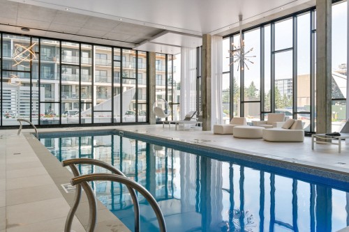 Piscine - 934-937 Av. Roland-Beaudin, Québec (Sainte-Foy/Sillery/Cap-Rouge), QC - Indoor Photo Showing Other Room With In Ground Pool