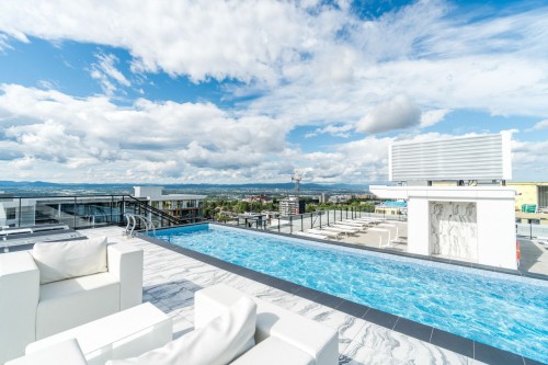 Piscine - 934-937 Av. Roland-Beaudin, Québec (Sainte-Foy/Sillery/Cap-Rouge), QC - Outdoor With In Ground Pool With View