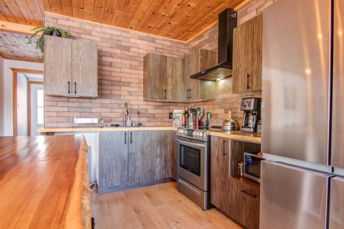 Cuisine - 3992 Rue Ste-Jeanne-D'Arc, Saguenay (Jonquière), QC - Indoor Photo Showing Kitchen