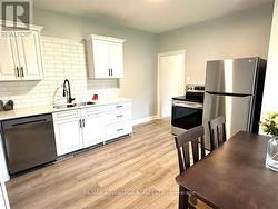 194 MAITLAND STREET  London East (East K), ON N6B 2X7